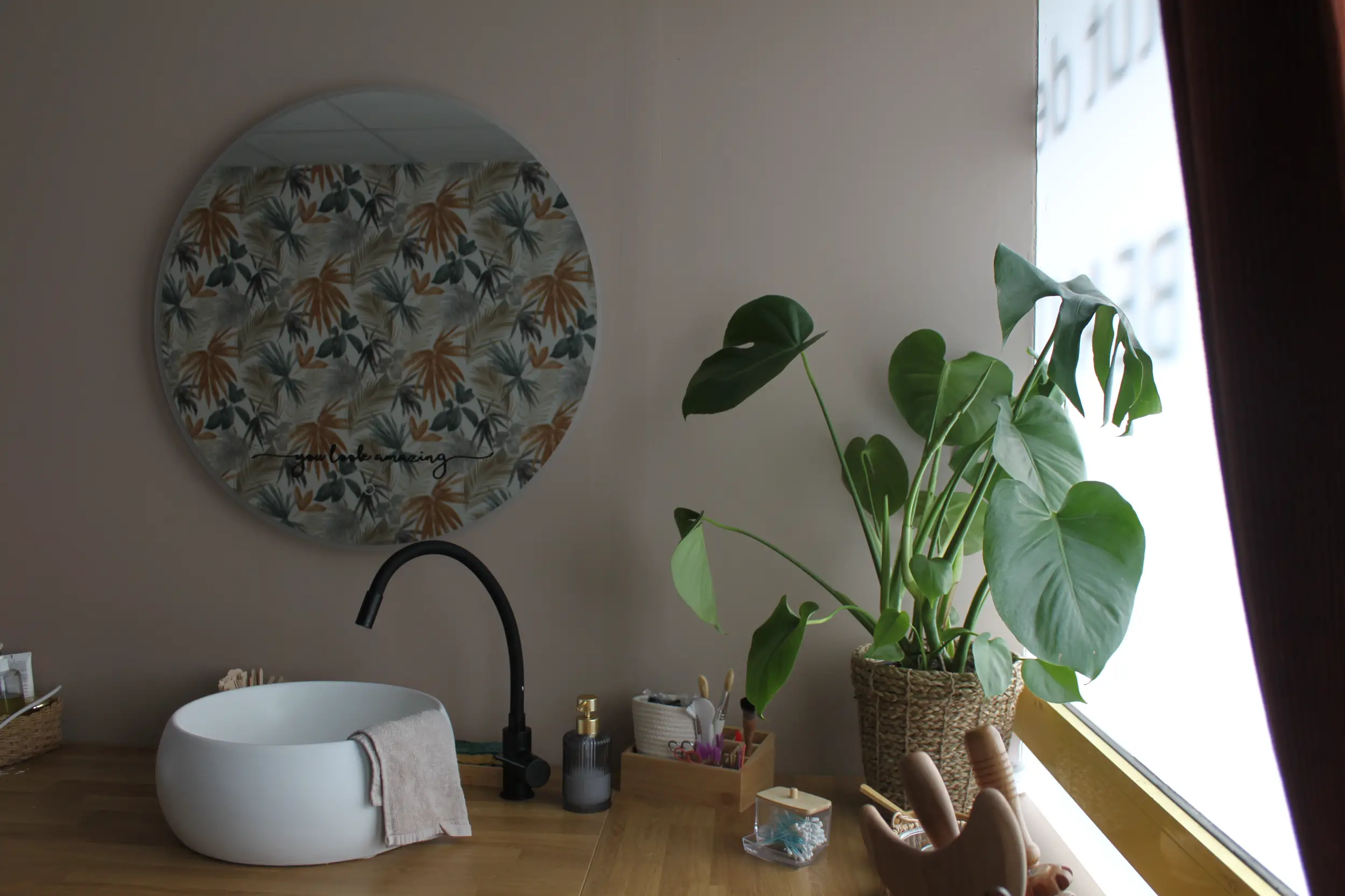 lavabo avec plante verte